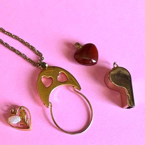 Vintage 1970s Monet Charm Necklace with 3 Charms - Picture 9 of 9